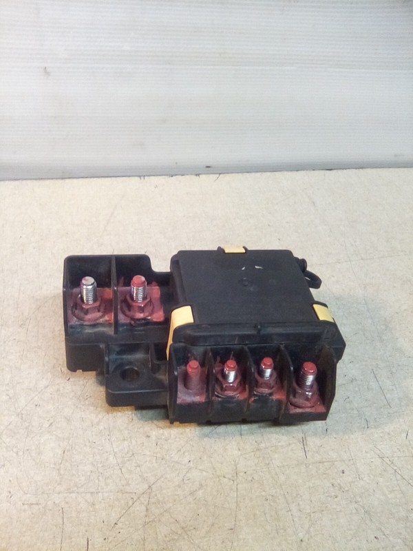 International LT 4109867191 Fuse Box