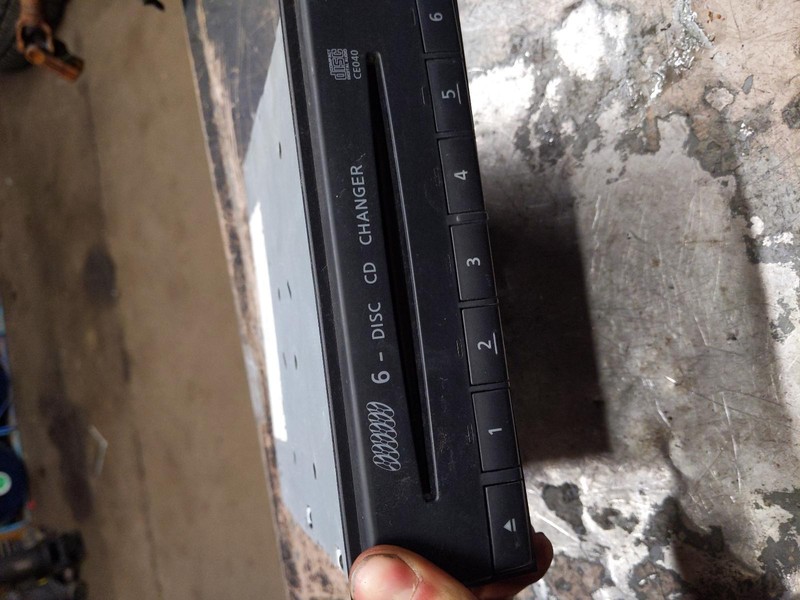 04-'06 NISSAN SENTRA CD changer 6 disc head unit OEM