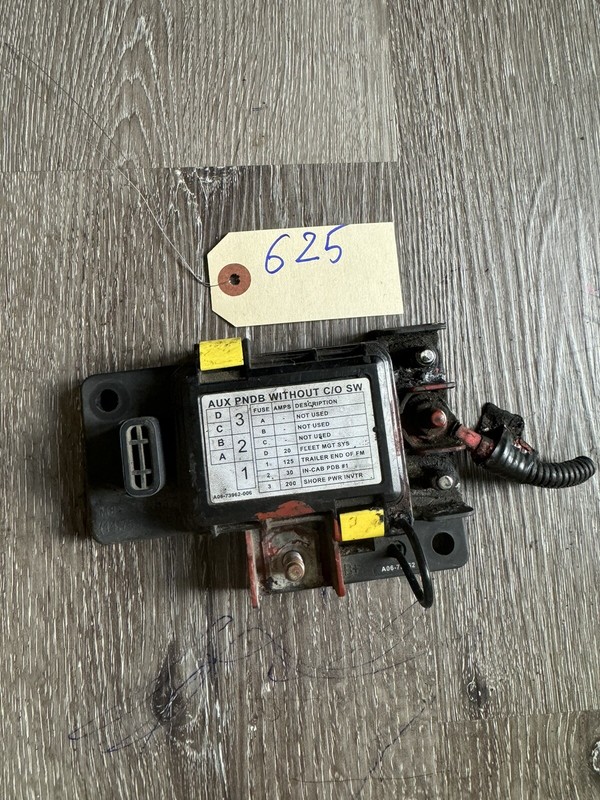 Freightliner Littelfuse Aux PNDB WITHOUT CUT OFF SW - P/N: A06-73962-006