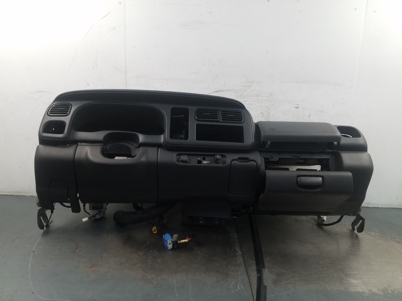 2000 Dodge Dakota R/T Dash Panel Assembly #0333 L6