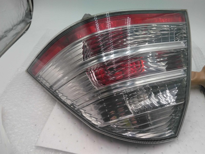 2008-2009 Ford Taurus Right Tail Light Assembly Silver Used, Scratches