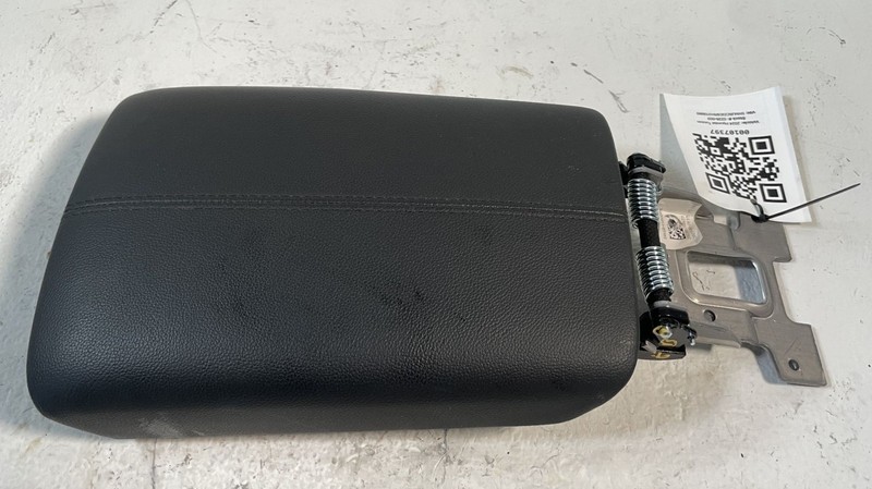 22-24 HYUNDAI SANTA CRUZ TUCSON CENTER CONSOLE ARMREST LID COVER BLACK # 107397