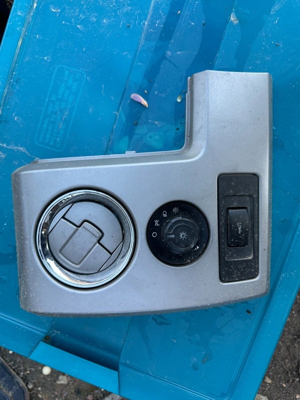 09-14 FORD F150 F-150 OEM LH DASH VENT BEZEL W/ HEADLIGHT SWITCH