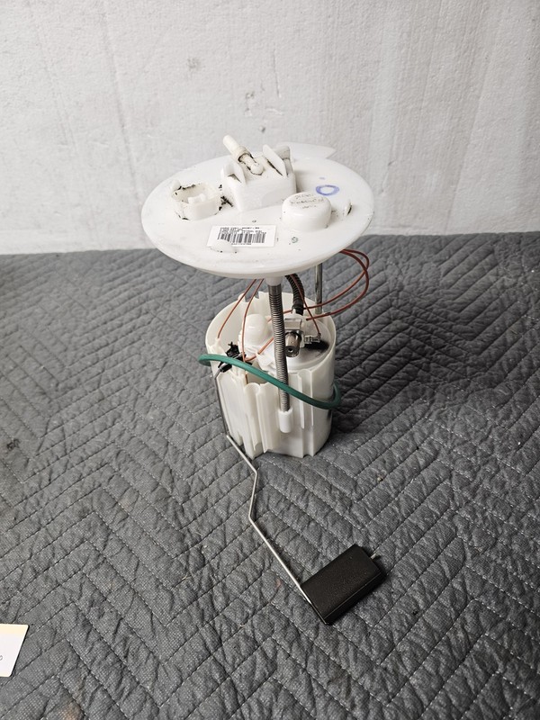 2015-2016 Ford Escape Electrical Gas Fuel Pump Assembly QGKEZ