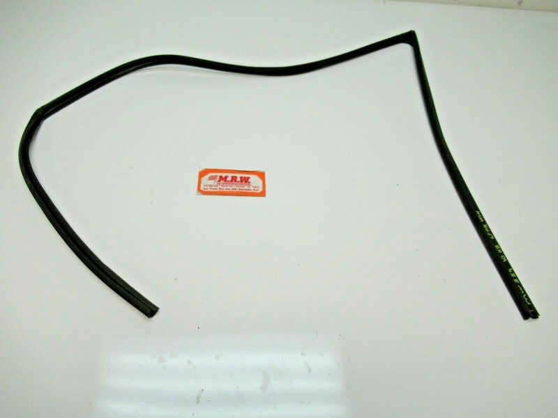 LEFT FRONT DOOR WINDOW GLASS RUBBER SEAL CHANEL RUN TRACK GUIDE LF for SCION XB