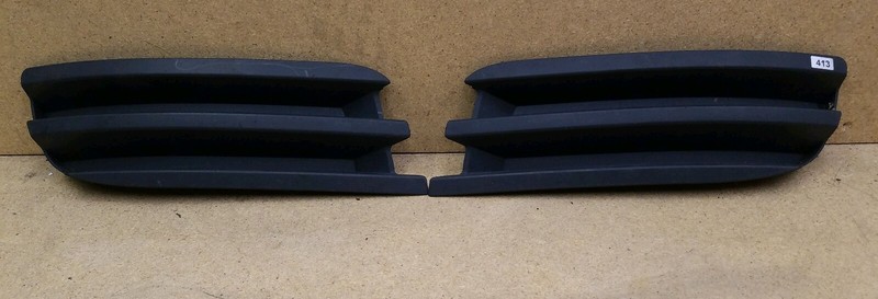 2008 - 2010 Chrysler Town & Country Fog Light Covers Set LH & RH Side Lower