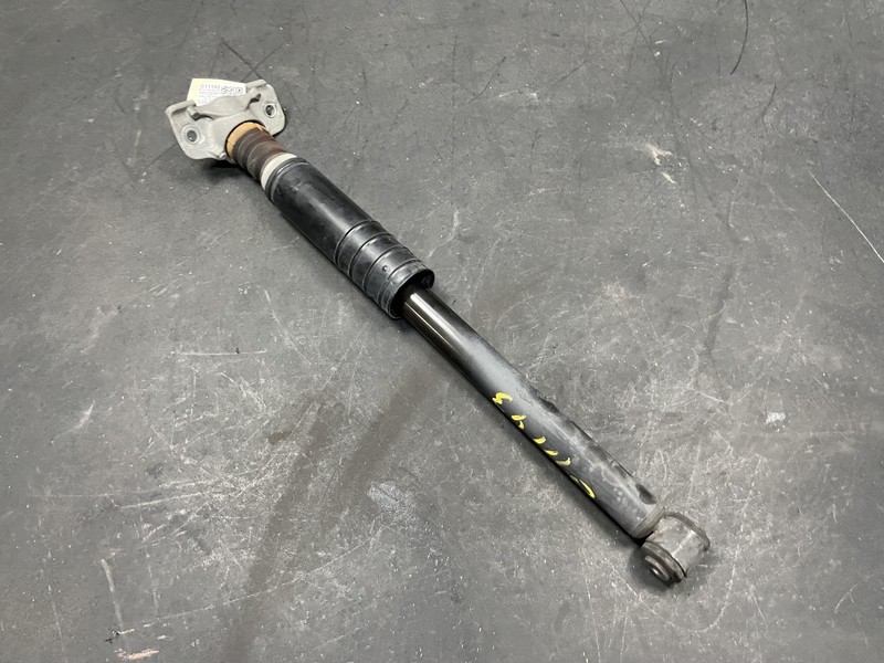 Rear Right Shock Absorber 2019 Chevrolet Sonic 95077493 2012 2013 2014 - 2020