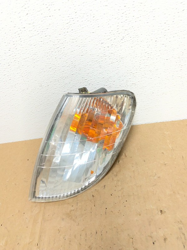 1998 to 2000 Lexus LS400 Left Driver LHSide Headlight Turn Signal ab6946 DG