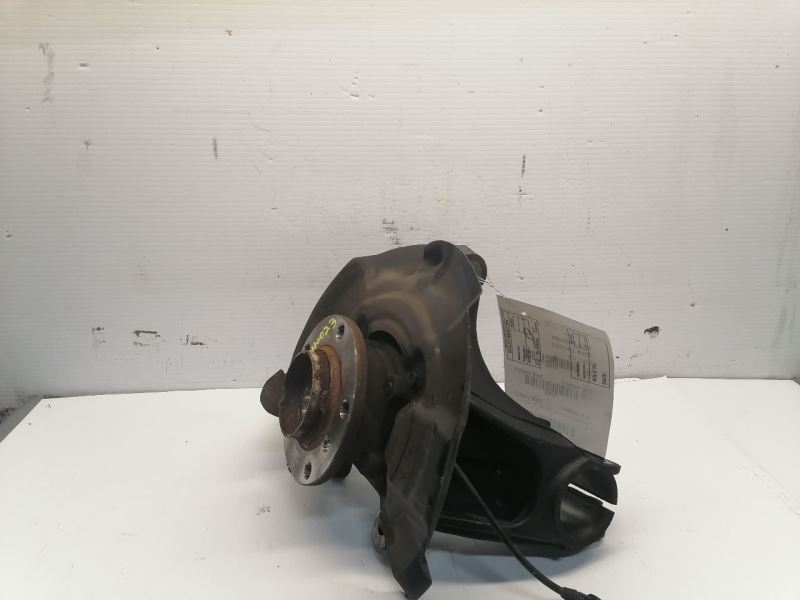 Passenger Right Front Spindle/Knuckle Fits 13-16 COUNTRYMAN 1282638