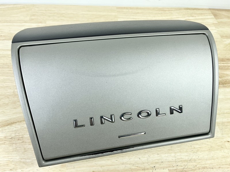 2003-2005 Lincoln Aviator Front Dash Radio Upper Trim Panel Cover Flip Up OEM