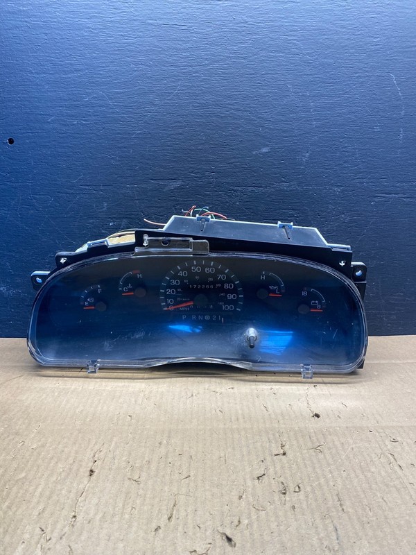 1999 Ford E250 E350 E450 VAN Speedometer Instrument Cluster ad1642 DG
