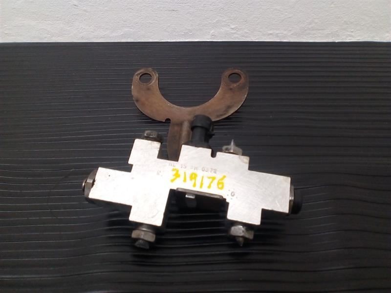 2000-2002 Chevrolet Astro Brake Proportioning Valve Assembly OEM 15173640