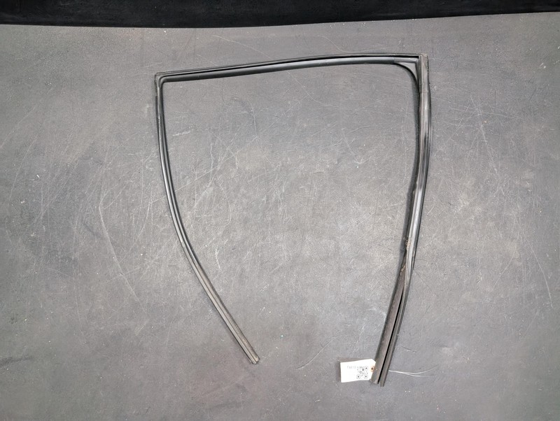 Rear Right Door Window Glass Run Channel 2021 Toyota RAV4 68142-0R051 2019 -2024