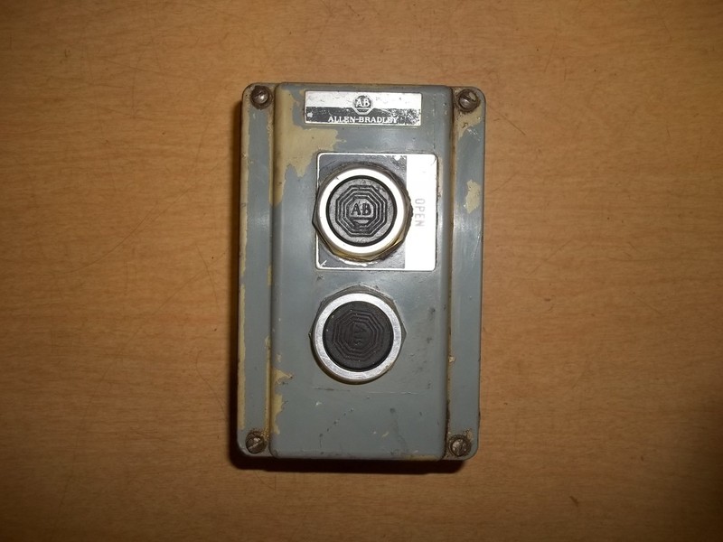 Allen Bradley 800T-2TF Series N 800T-A Pushbutton Switch and Enclosure