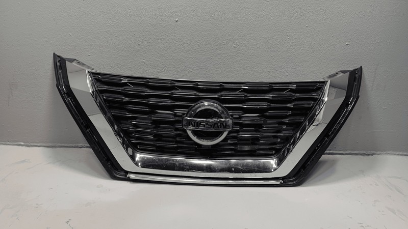 NISSAN ROGUE 2021 - 2023 FRONT BUMPER CENTER GRILLE W/ EMBLEM OEM