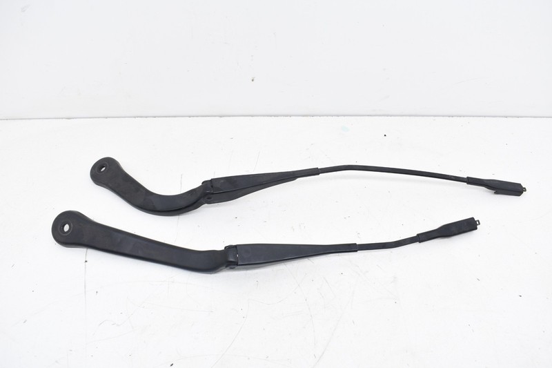 2010 BMW E90 328xi FRONT WINDSHIELD WIPER ARMS LEFT RIGHT SET OEM KW80