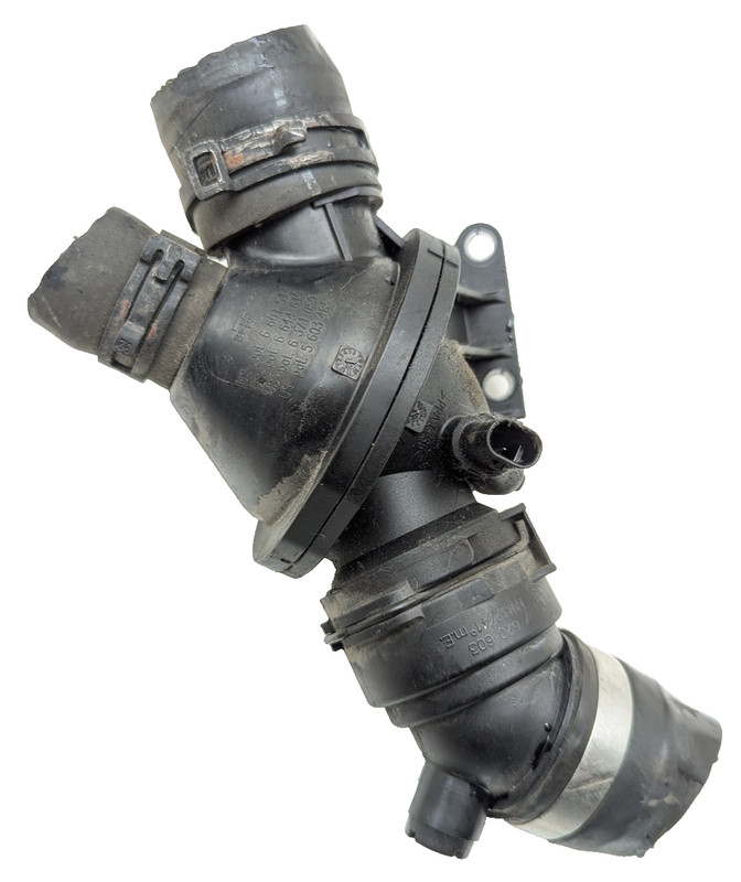 2012 - 2016 BMW 328I F30 2.0L WATER COOLANT THERMOSTAT 75810106811