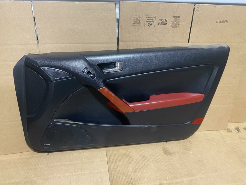2010-2011 HYUNDAI GENESIS COUPE RIGHT PASSENGER SIDE DOOR PANEL TRIM COVER OEM