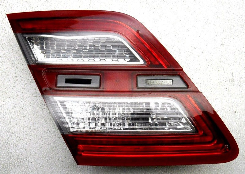 Genuine OEM 2013-2015 Ford Taurus Left Lid Mounted Tail Lamp Chrome Defect