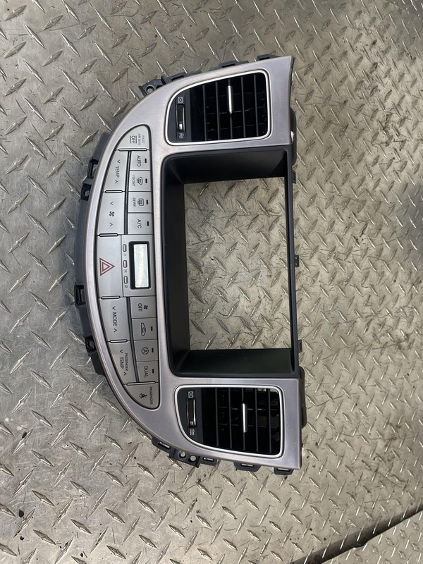 2009-2014 Hyundai Genesis Front Climate Control Assembly With Bezel Oem Tested