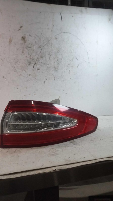2013 Ford Fusion Right Grey Tail Light Assembly OEM 507009 156K Miles