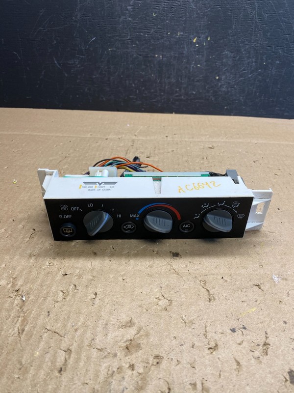 1996-1999 Chevrolet Tahoe 5.7L V8 HVAC Control Module AC6642