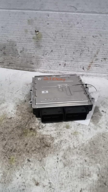 2019 Lincoln Nautilus Engine Control Module ECM OEM 704226 90K Miles Grey