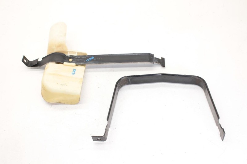 06-10 Hummer H3 3.7L Pair of Fuel Tank Straps 25815907 15236982