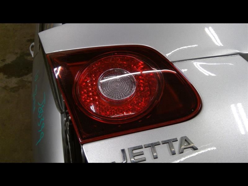 Driver Tail Light Sedan VIN K 8th Digit Lid Mounted Fits 08-10 JETTA 631667