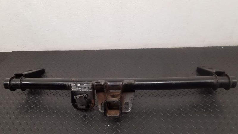 2000-2006 Chevrolet Tahoe Tow Hitch Receiver OEM 15106790