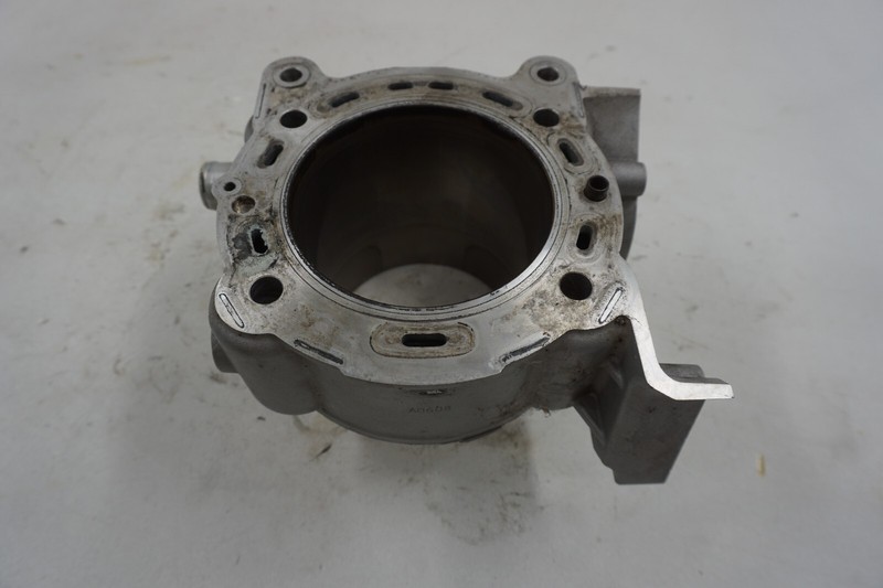 2008 Ducati 848 Superbike OEM Horizontal Engine Motor Cylinder 12021522a