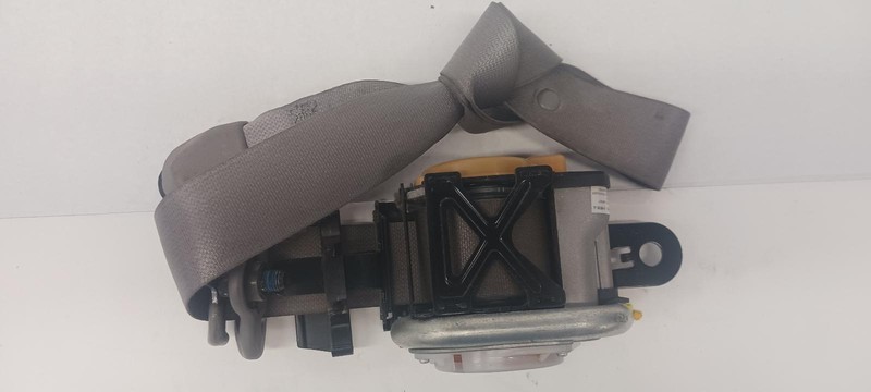 07-'09 KIA SORENTO Front driver Seat Belt retractor gray OEM
