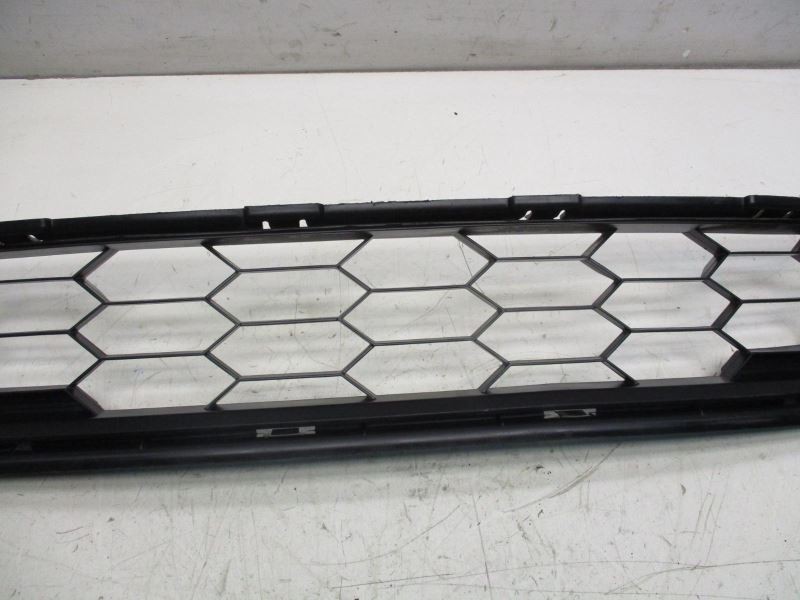 LOWER BUMPER CENTER GRILL ASSEMBLY FITS 16-18 HONDA HR-V 2792