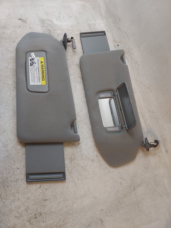 99-04 Honda Odyssey Driver & Passenger Side Sun Visor Pair Set Gray lighted oem