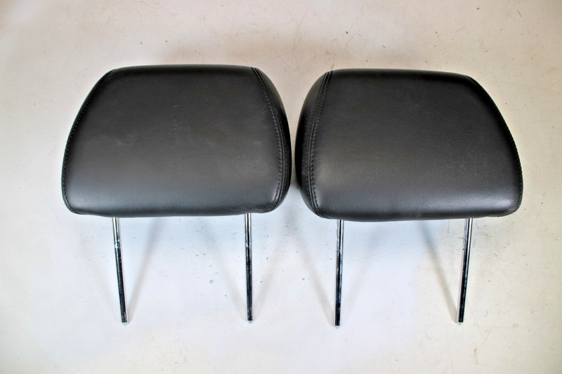 07-14 GM SUV Black Leather Pair Left LH Right RH Front Seat Headrest Head Rest