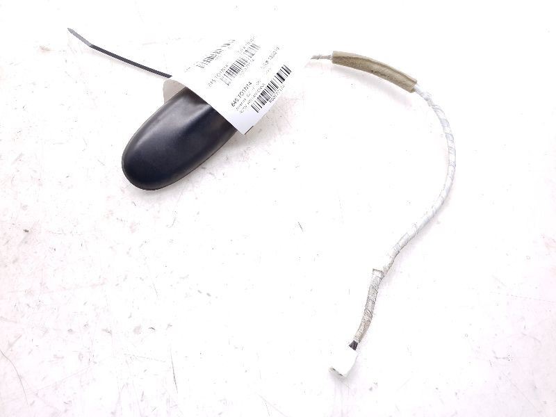 2014 TOYOTA PRIUS C ROOF MOUNTED ANTENNA
