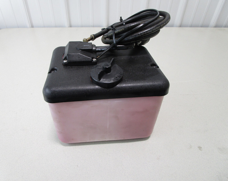 175000 OMC Evinrude Johnson Outboard 1.8 Gallon Remote Oil Tank
