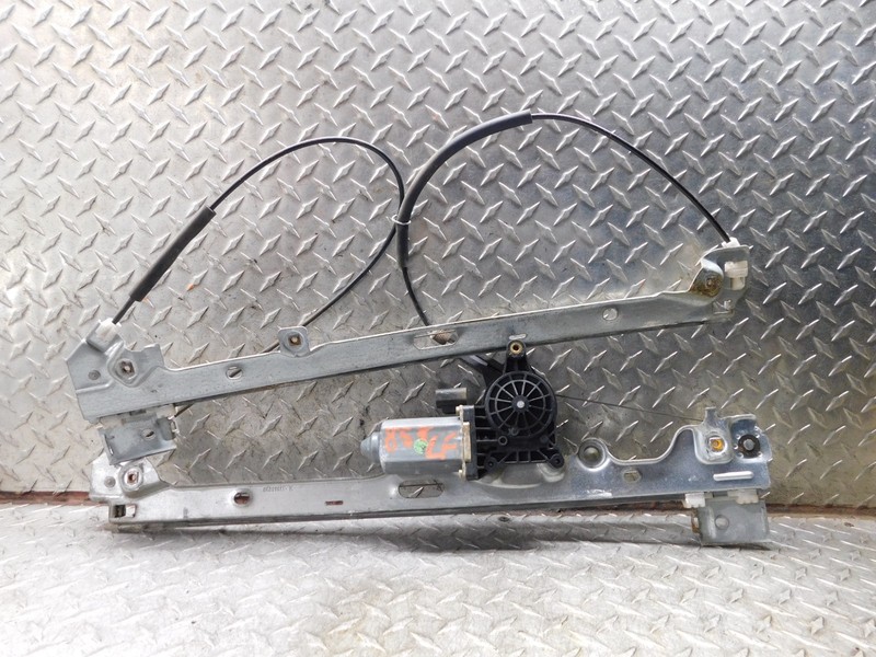 01-06 CHEVROLET TAHOE LEFT FRONT DRIVER WINDOW REGULATOR ELECTRIC / 01-06 YUKON