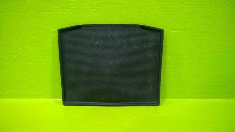 06 07 08 09 PONTIAC SOLSTICE REAR COMPARTMENT RUBBER INSERT OEM 2811-64