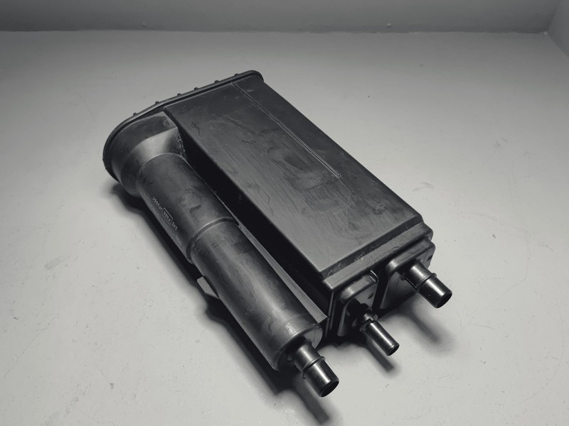 2019-2024 TOYOTA CAMRY FUEL VAPOR EVAPORATOR CANISTER / CANISTER CHARC OEM
