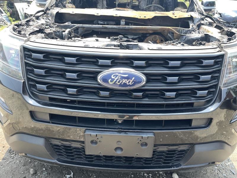 2016-2017 FORD EXPLORER UPPER GRILLE W/EMBLEM MINOR MELT BLACK PC:G1 83K 54632
