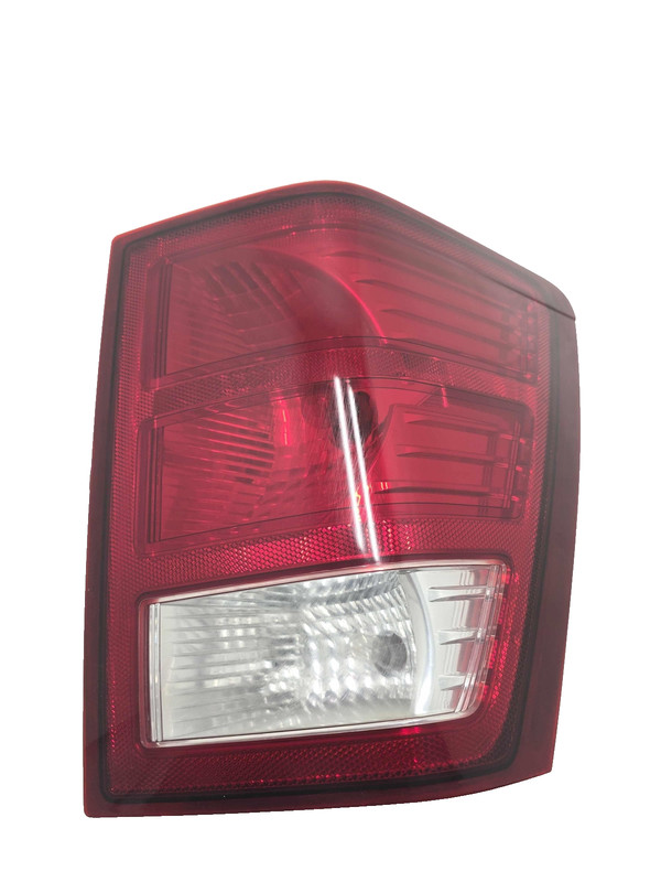 2008 Grand Cherokee RH Passenger Tail Light Assembly Light Scratches 55079012AB