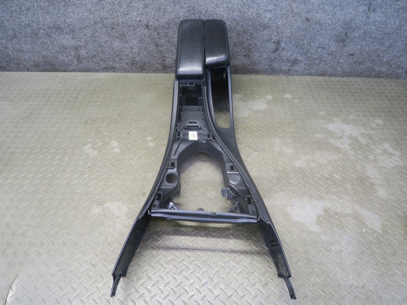 2008-2013 BMW E92 E93 M3 FRONT CENTER CONSOLE TRIM PANEL W/ ARM REST BLACK