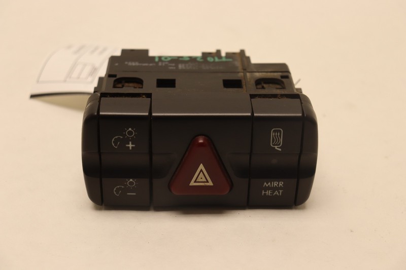08-17 FREIGHTLINER CASCADIA 125 HAZARD LIGHT W/ DIMMER MIRROR & HEAT SWITCH OEM