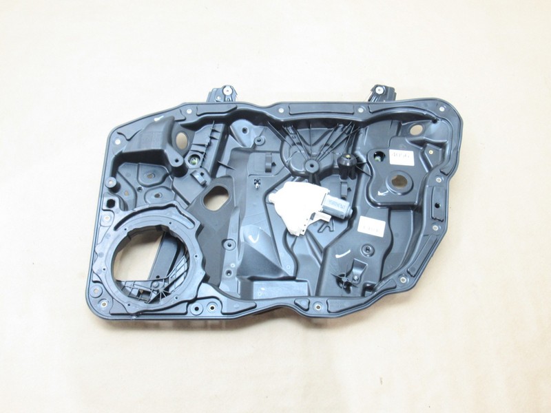 Volkswagen Touareg 2015 Front Right Door Window Regulator W/ Motor 11-17 ;#4