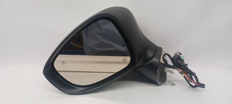 20-'21 PLYMOUTH VOYAGER Left Driver Door Mirror w/blind spot OEM Paint Code PW7