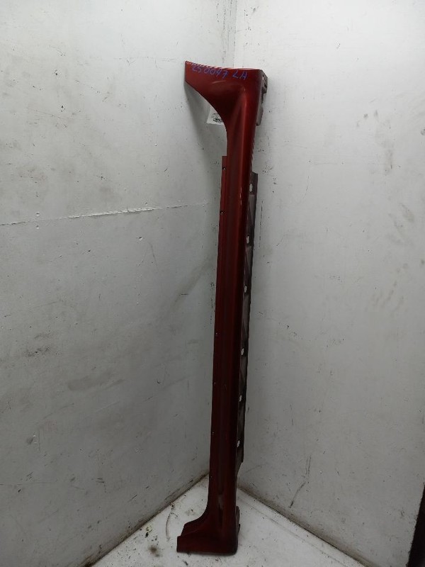 06 SCION XA DRIVER LEFT ROCKER PANEL MOULDING