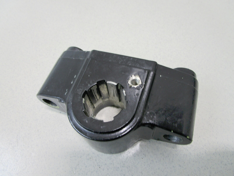 853786T06 Mercury Mariner Outboard 25 HP 4-Stroke Bottom Yoke 8M0192168