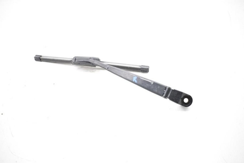 2007-2014 TOYOTA FJ CRUISER PASSENGER RIGHT SIDE WINDSHIELD WIPER ARM