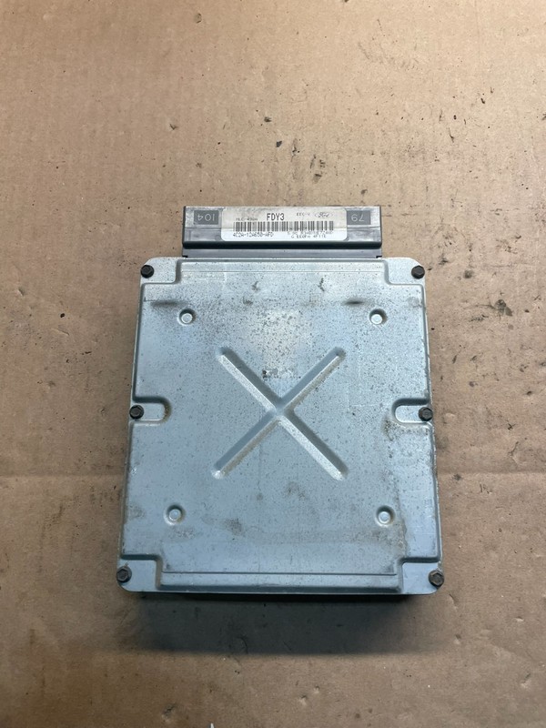 2004 Ford E-Series Van 5.4L Engine Control Module 4c2a-12a650-afd S8145 DG